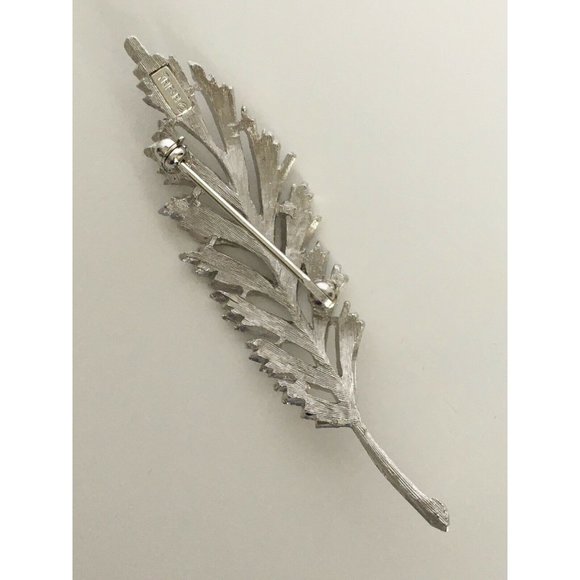 Vintage Trifari Feather Silver Tone Designer Signed Costume Brooch Pin Jewelry - Picture 2 of 4